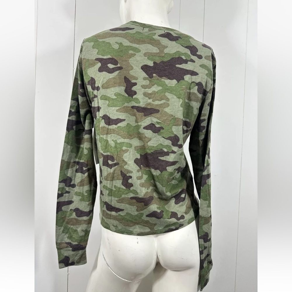 NWT The Vinyl Icons AEROSMITH Summer 1975 Women’s Camo Long Sleeve Tshirt - Picture 2 of 6